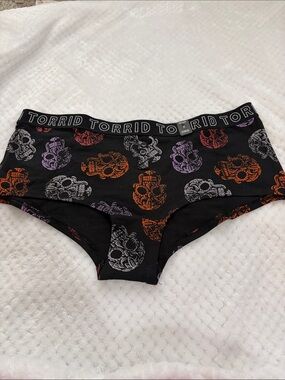 torrid Black Sugar Skull Boyshorts with Purple Orange White Print ~ Size 0